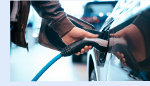 Voiture électrique © Teksomolika - freepik.com