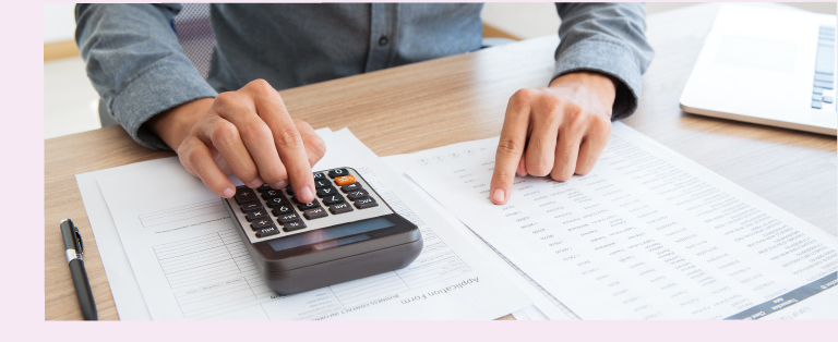 Calculer ©Katemangostar - fr.freepik