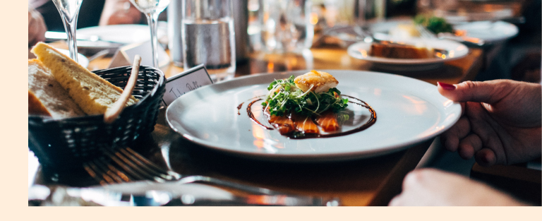 Restaurant © Jay Wennington - unsplash