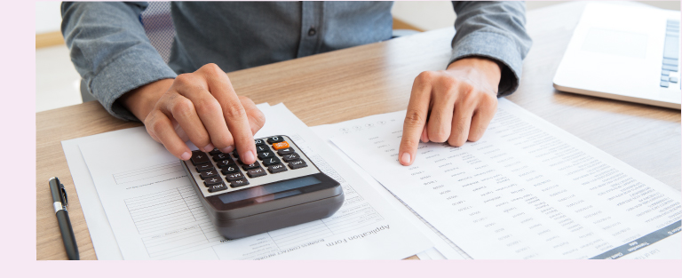Calculer ©Katemangostar - fr.freepik