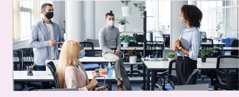 masque au bureau © Prostock-studio - AdobeStock